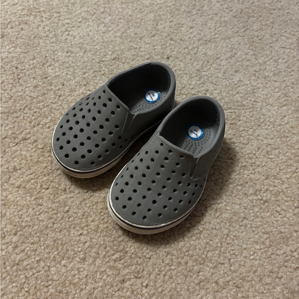 Native Gray Shoes Size 5